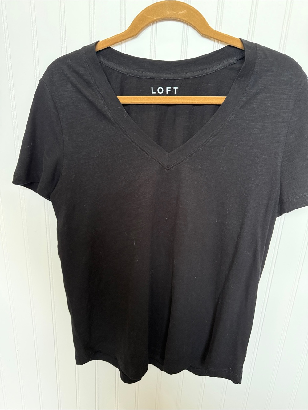 LOFT Black V-Neck Short Sleeve Tee m